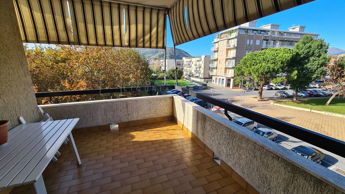 Appartamento in vendita 3 Stanze da letto a Albenga
