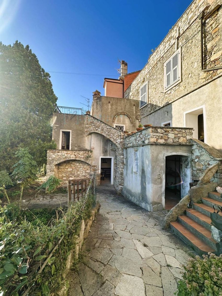 Casa in vendita 3 Stanze da letto a Pietra Ligure