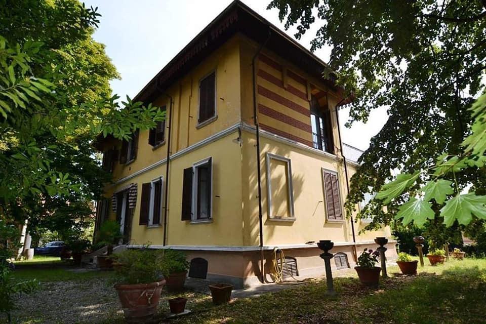 Villa in vendita 6 Stanze da letto a Gattinara