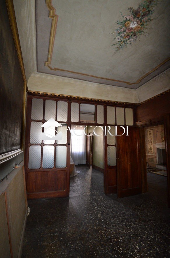 Palazzo in vendita 6 Stanze da letto a Vittorio Veneto