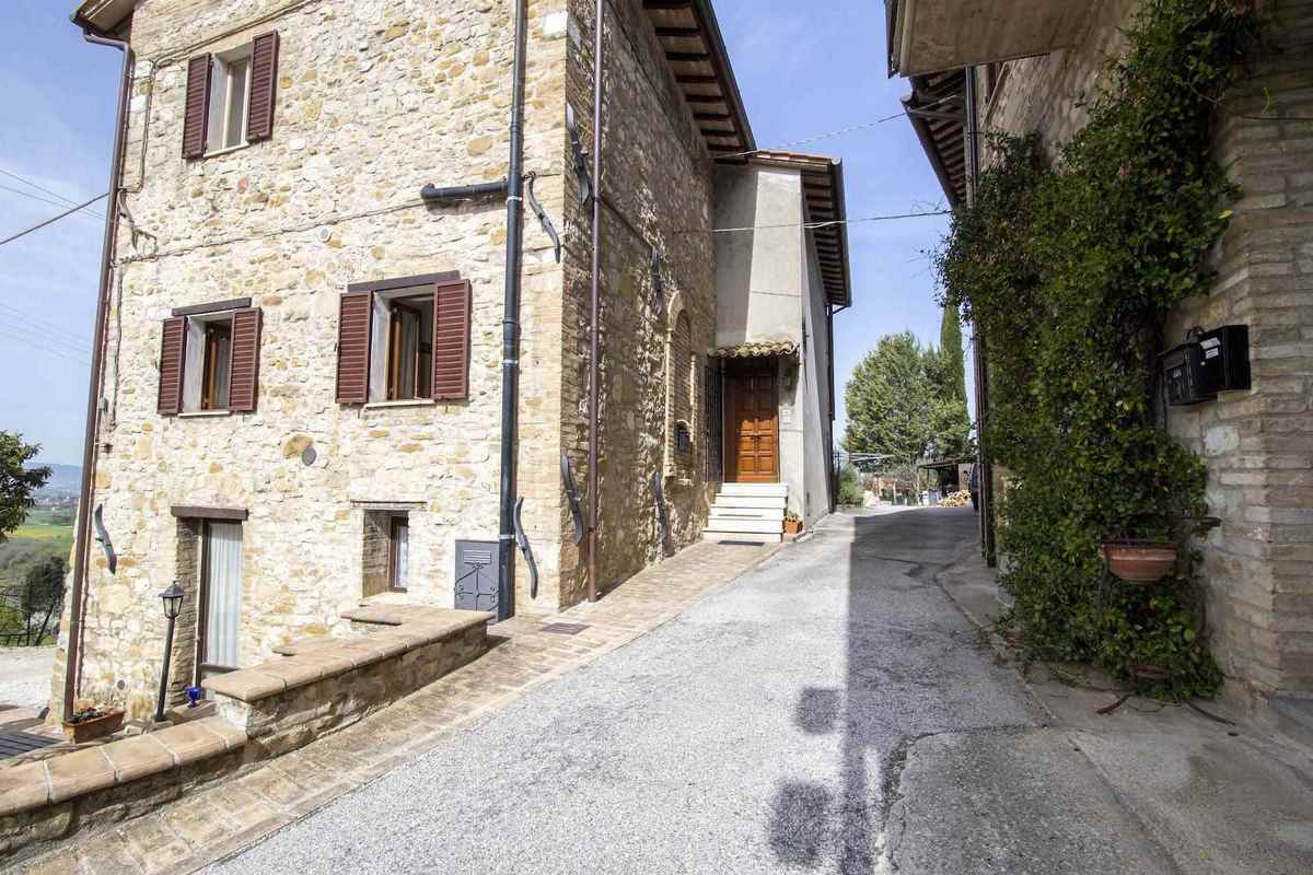 Casolare in vendita 6 Stanze da letto a Assisi
