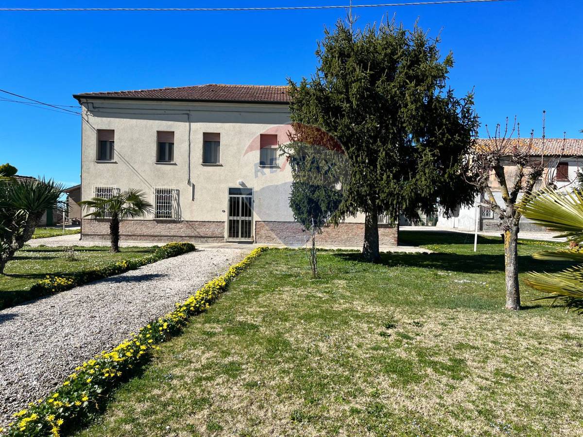 Casa semi indipendente in vendita 2 Stanze da letto a Ferrara