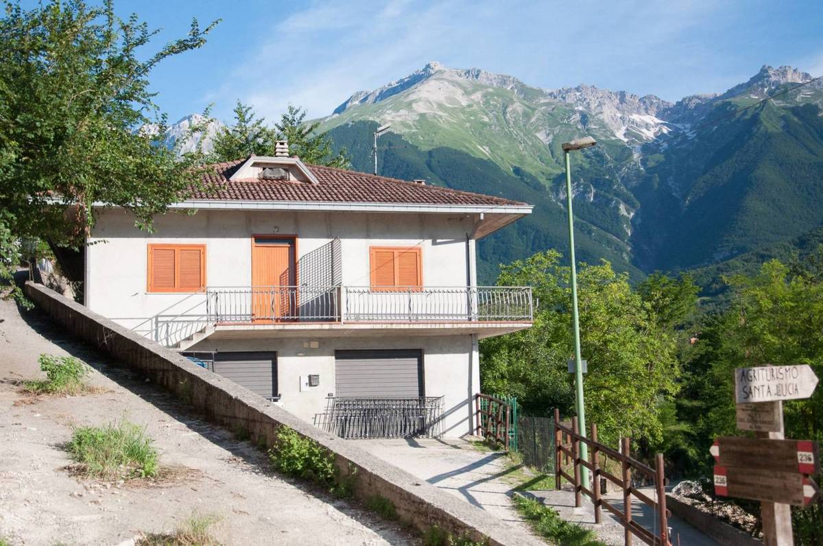 Villa in vendita 3 Stanze da letto a Isola Del Gran Sasso D'italia
